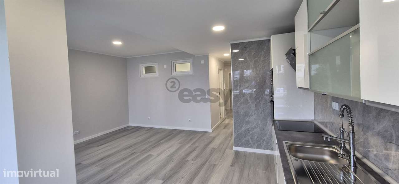 T2 em Oeiras com 2wcs e arrecadação - Grande imagem: 5/33