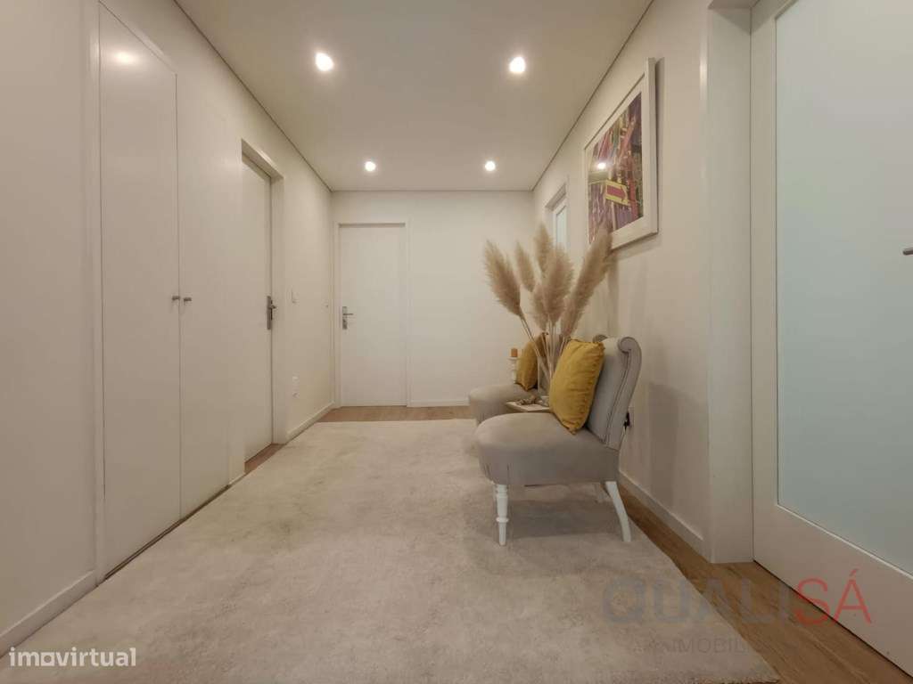 Apartamento T3 de gaveto com varandas, garagem fechada e excelentes...-35