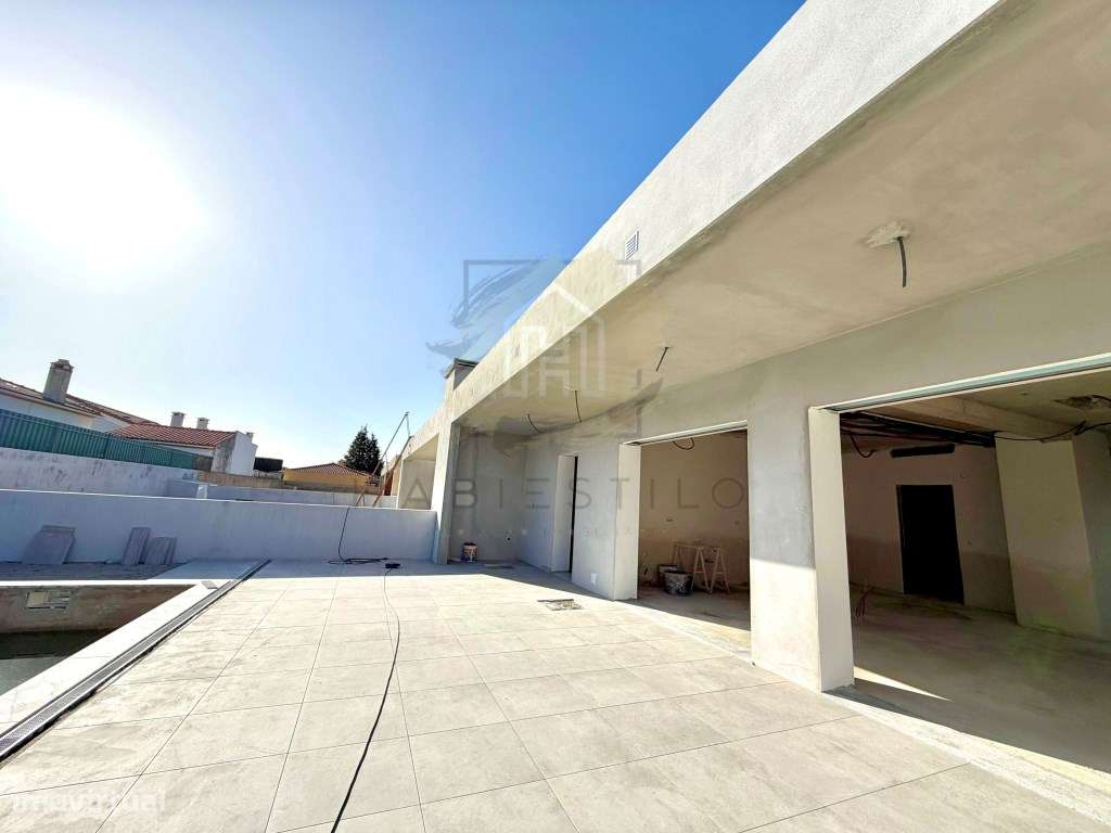 Moradia nova com excelentes áreas-3