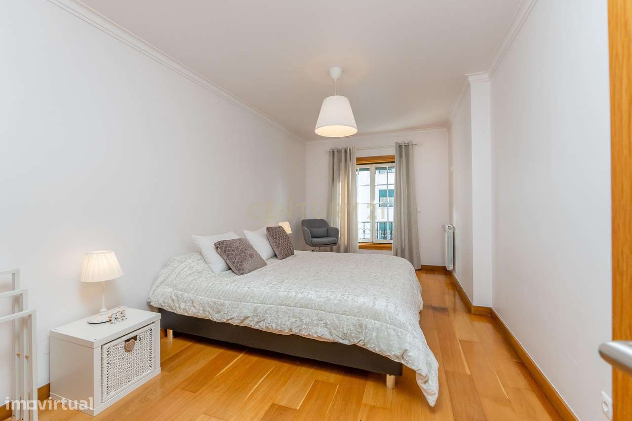 T2 na Urbanização do Neudel em excelente estado.-14