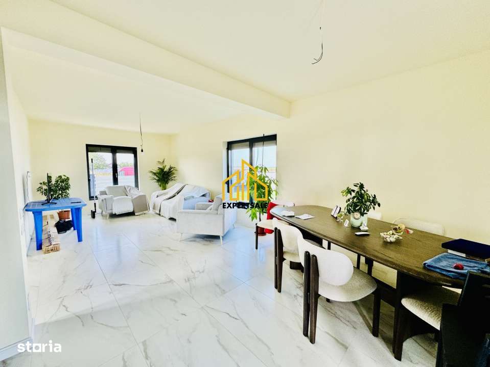 CASA DOMNESTI/ UTILITATI/ 4 CAMERE/400 MP TEREN - Imagine principală: 5/11