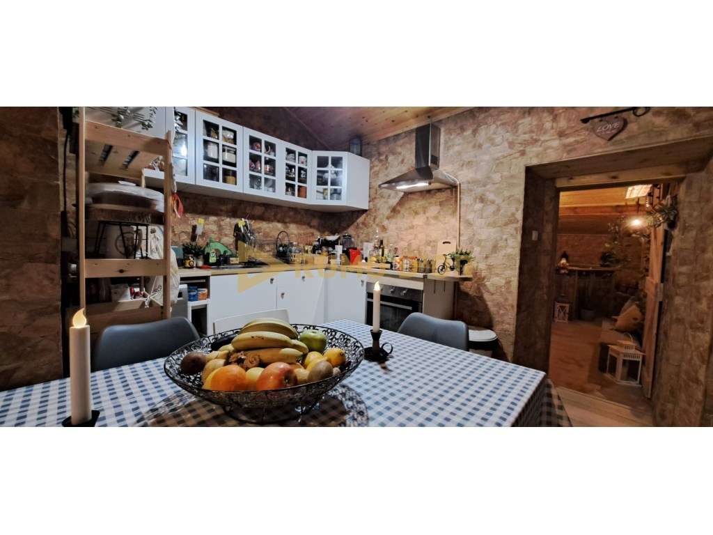 Moradia Exclusiva com Piscina Interior e Terraço - Conforto e Charm...-8