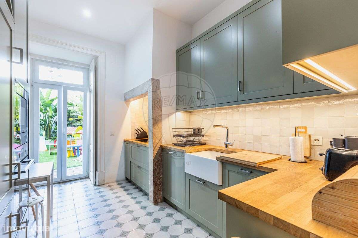 Apartamento T7 em Lisboa - Grande imagem: 2/22