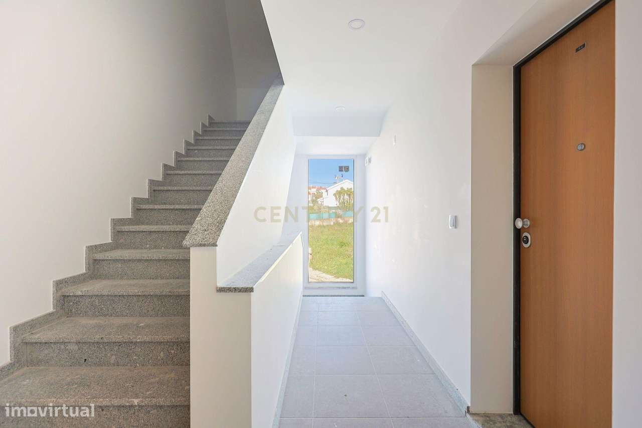 Prédio Charneca Caparica - Frações T1 e T2-20