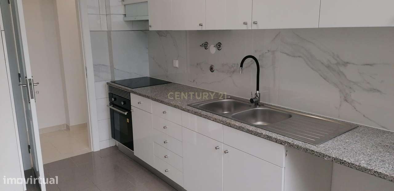 Apartamento de 4 Assoalhadas com Vista sobre o Parque da Paz situado n-1