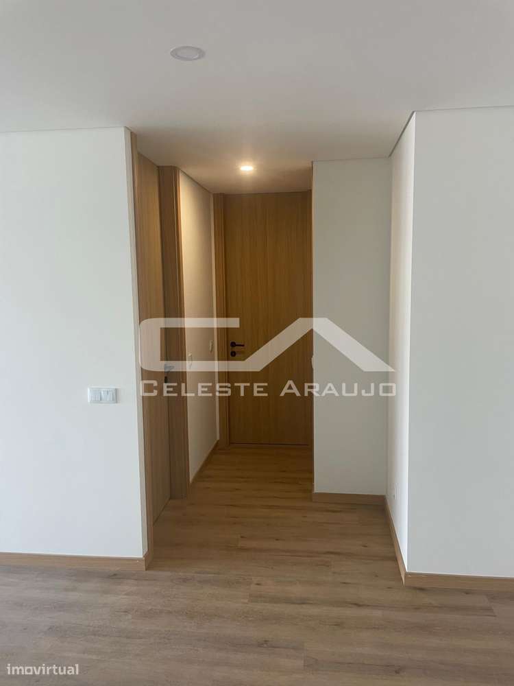 Apartamento T2+1 NOVO em São João da Madeira-18