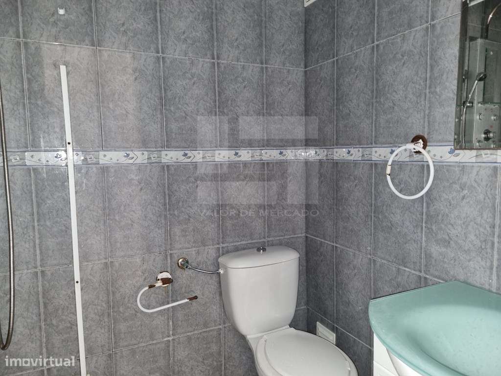 Apartamento T3 usado para venda em Mina de Água, Amadora.-7
