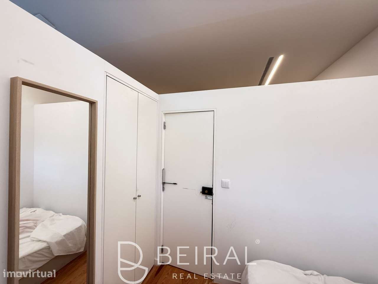 Espaço comercial espaçoso e luminoso no centro de Lisboa-52