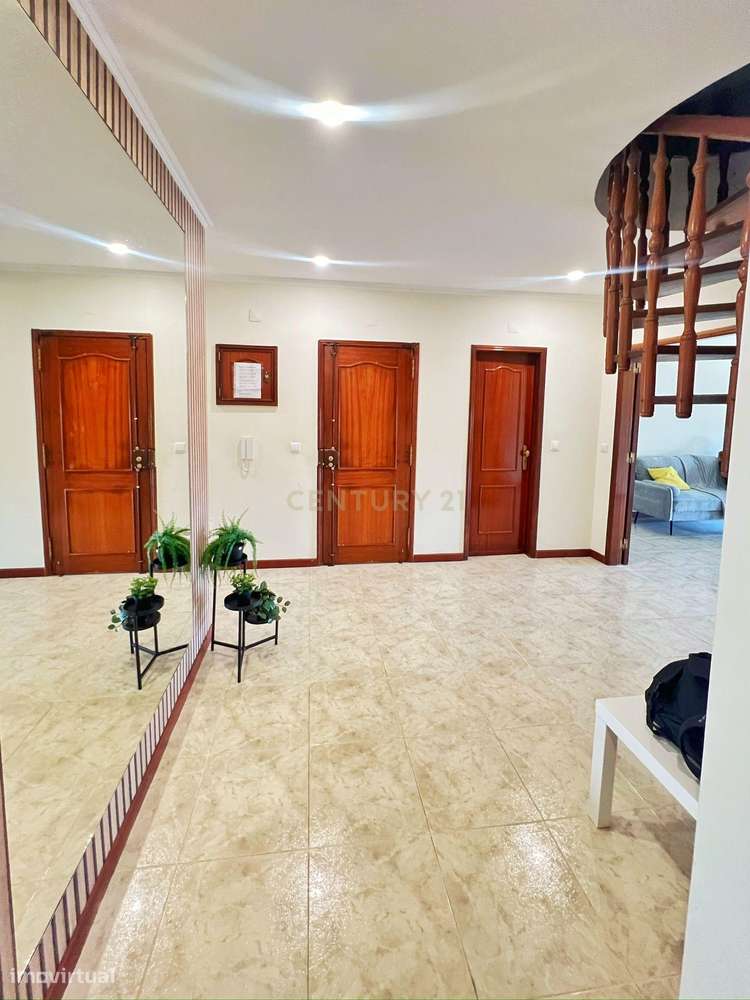 ARRENDAR - Apartamento Duplex T3, Tapada das Mercês - Grande imagem: 4/26