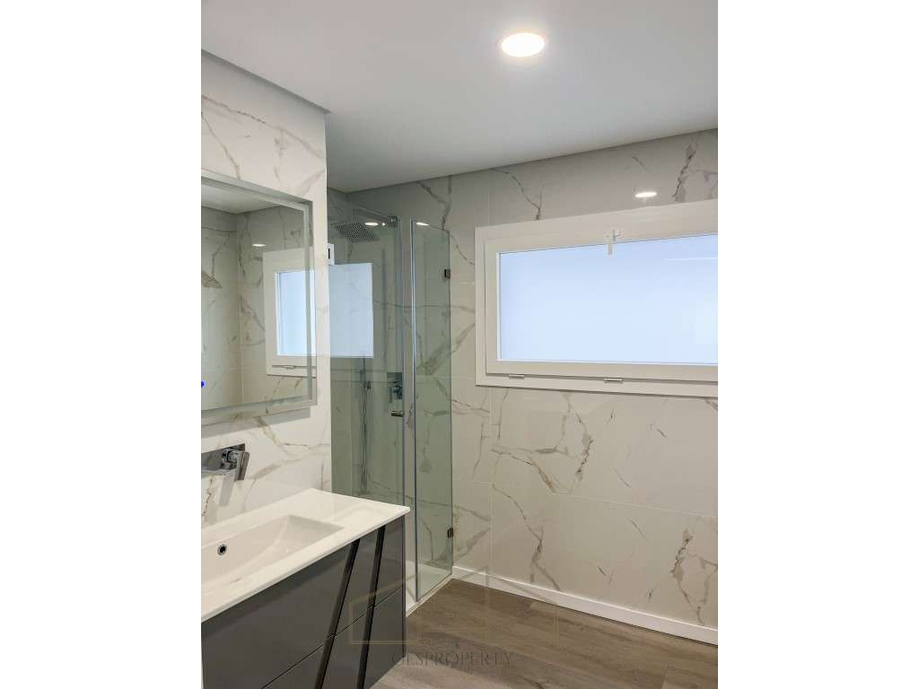 Moradia T4 Isolada Sobreda-9