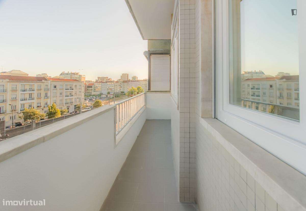 Apartamento com 1 quartos - localizado em Entrecampos Lisbon - Grande imagem: 3/6