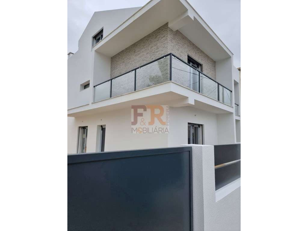 Moradias Geminada DuplexT3 com Pérgola. Pinhal do General. Fernão F...-7