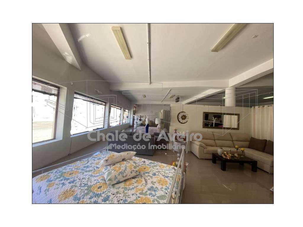 Espaço comercial R/C e 1º andar e (garagem fechada) - Grande imagem: 5/9