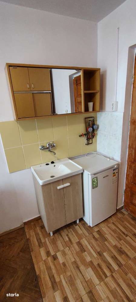 Garsoniera cu baie comuna langa Facultatea de Medicina - Imagine principală: 4/8