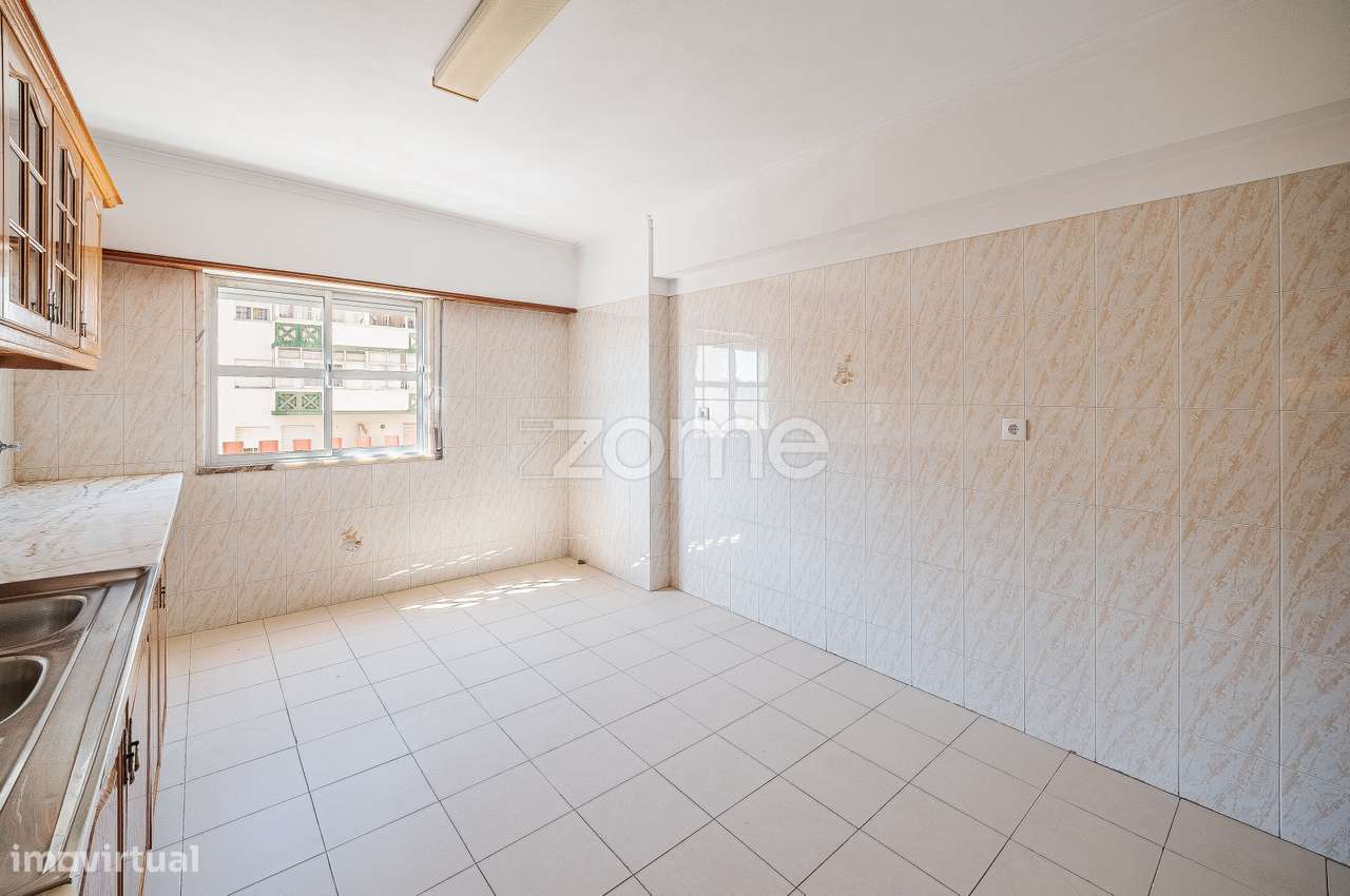 Apartamento T2 na Tapada das Mercês-9