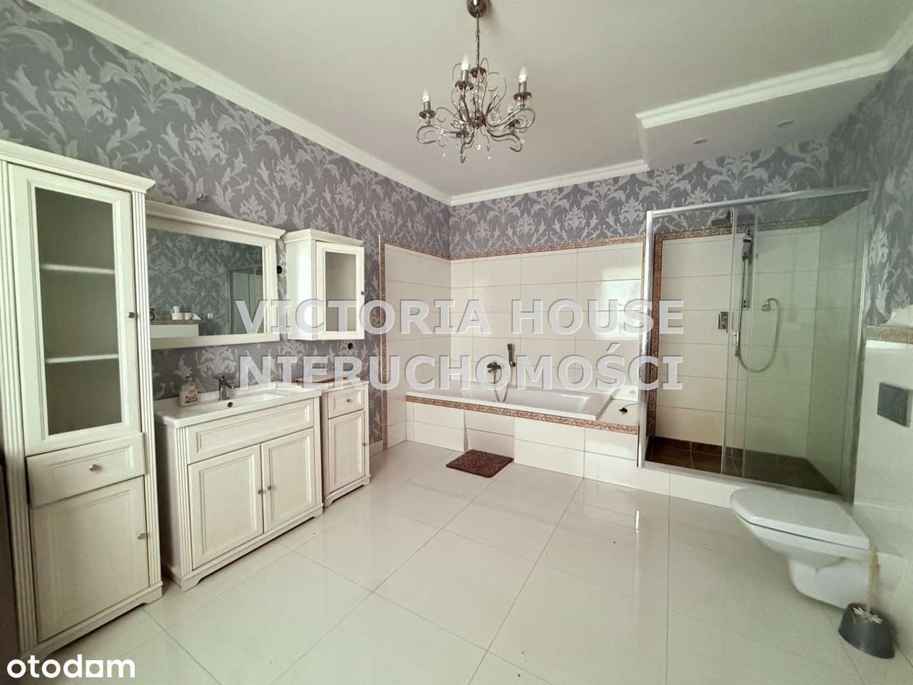 Wyjątkowa Nieruchomość Blisko Jeziora! Okazja!-18