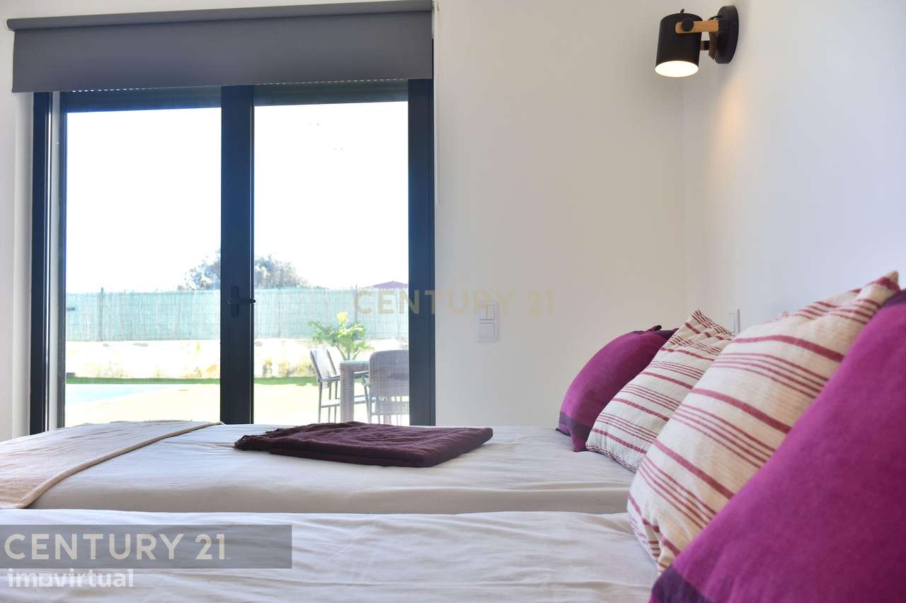 Luxo e Tranquilidade em Sagres: Uma Moradia Contemporânea à espera de-15