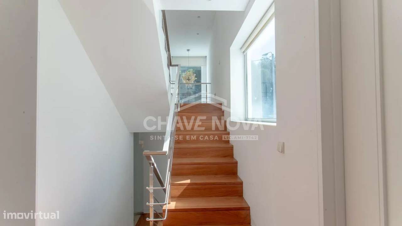 Moradia T3 com 4 casas de banho e piscina na Madalena-19