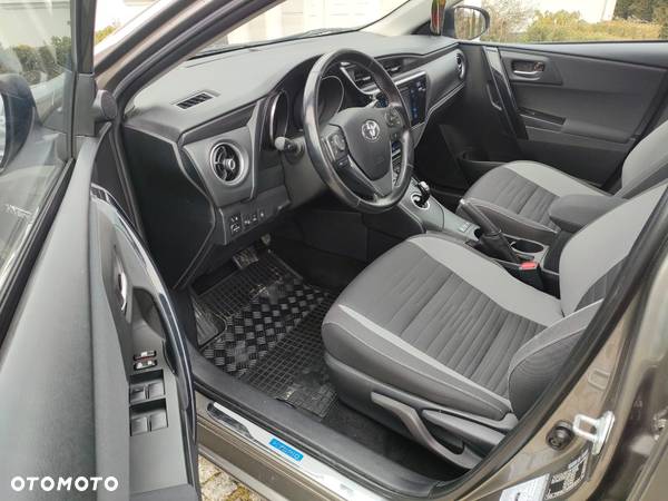 Toyota Auris Hybrid 135 Premium - 21