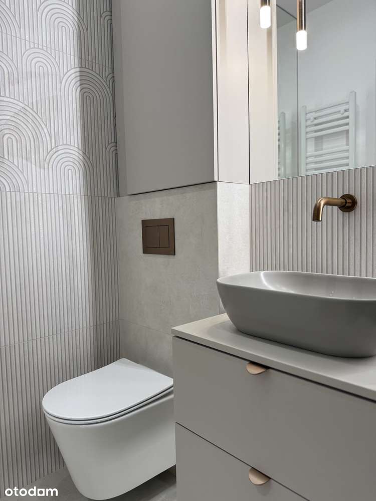 NA SPRZEDAŻ po remoncie GOTOWE do wprowadzenia 2 pokoje CENTRUM-11