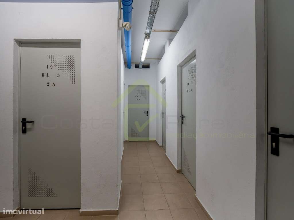 Apartamento T2 no Centro com boas áreas e excelente localização-34