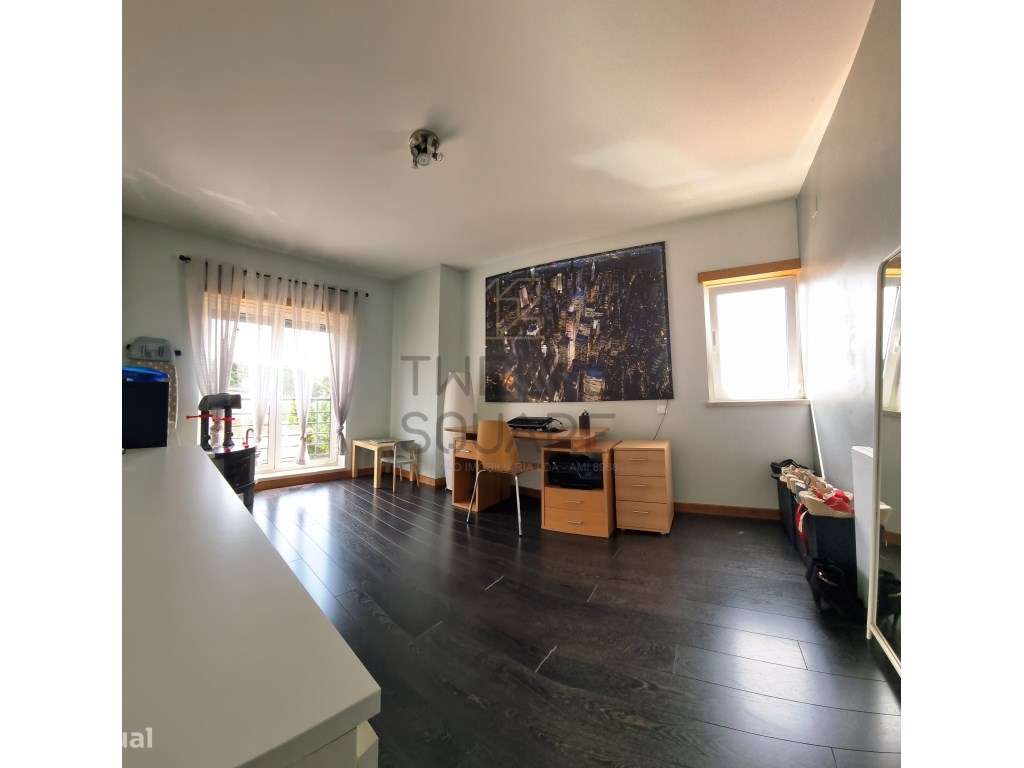 Apartamento T3 em Leiria, em muito bom estado de conservação.-8