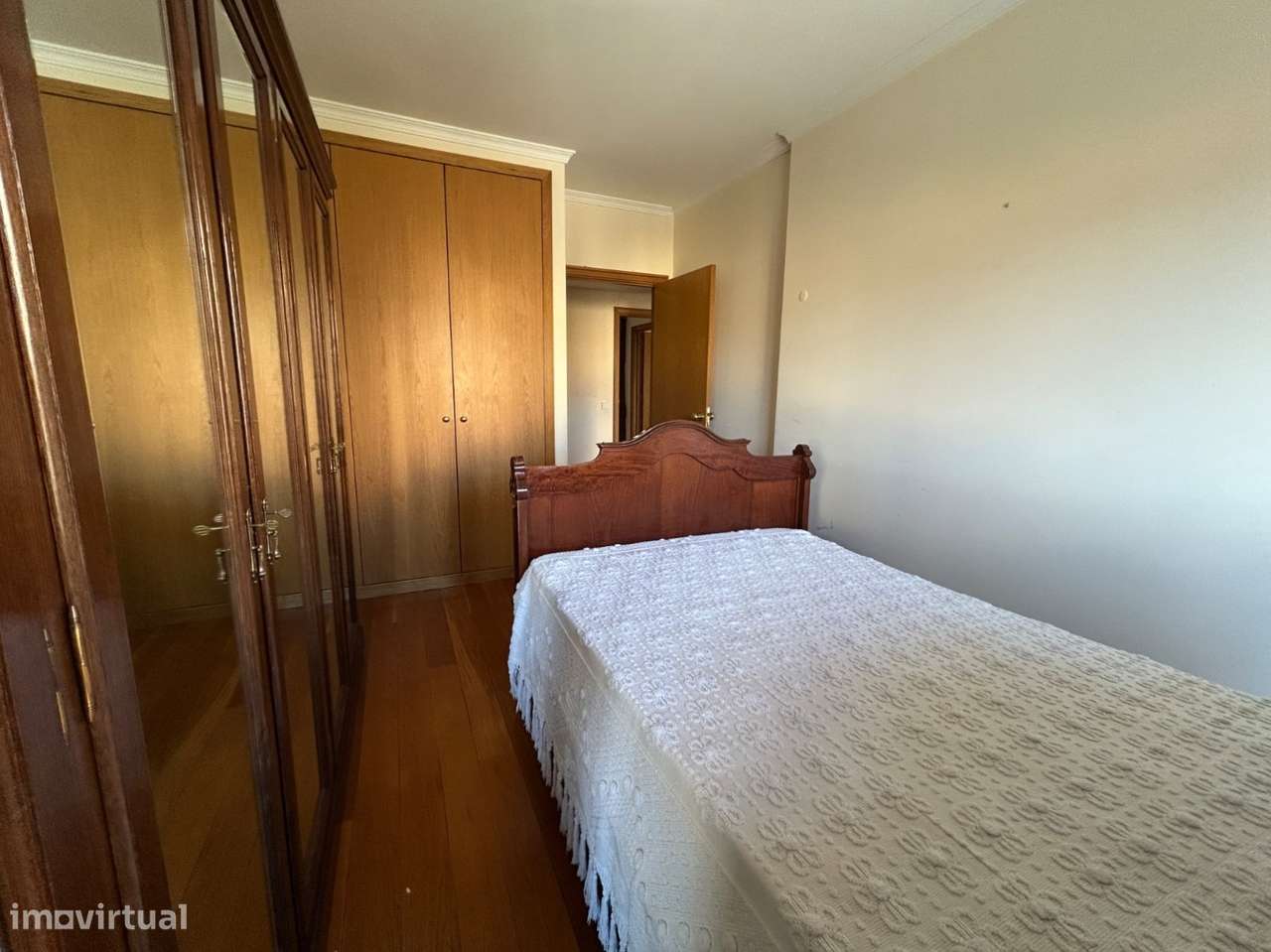 Apartamento T3 com Varanda junto à Praça do Império – Foz do Douro-23