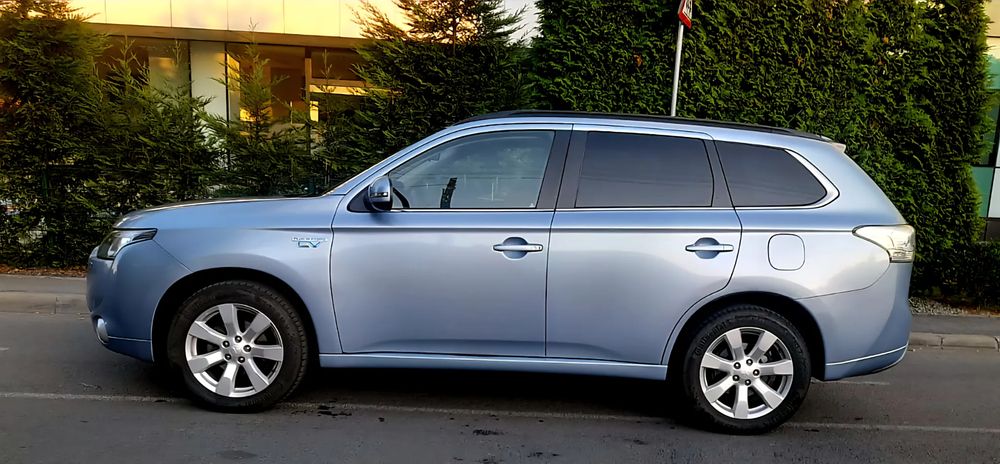Mitsubishi Outlander 2.0 4WD 2014