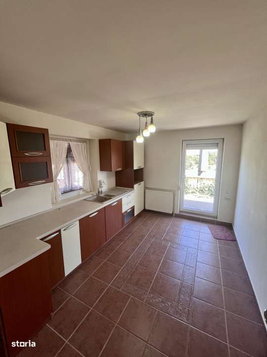 Casa de vanzare Frumusani - Spatiu Comercial la Parter - 25 min de Buc - Imagine principală: 4/19