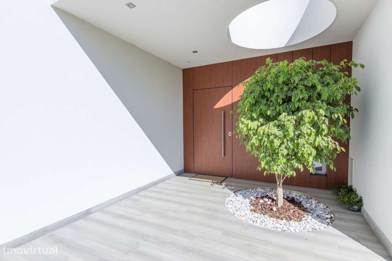 Vila Alegre / Fernão Ferro - Luxuosa moradia térrea T3 lote de 2775 m²-2