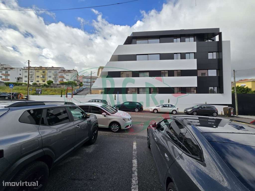 T2 c/ Lg. Garagem 2 Carros e Arrumos | SÃO COSME-20