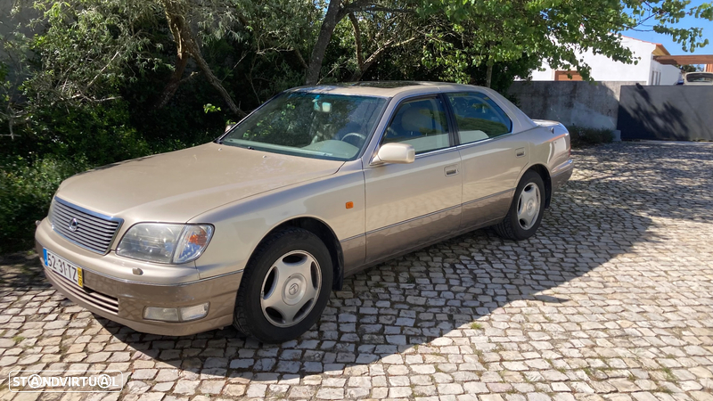 Lexus LS 400 - 1