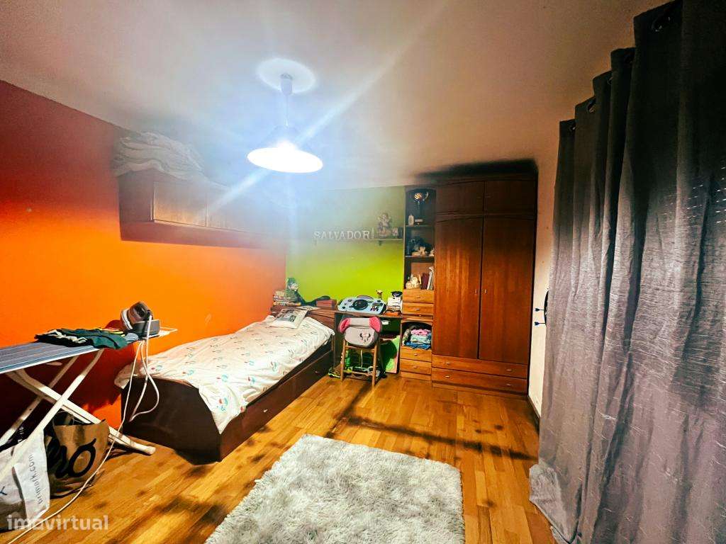 Moradia Isolada T5 com Garagem e Forno Tradicional-14