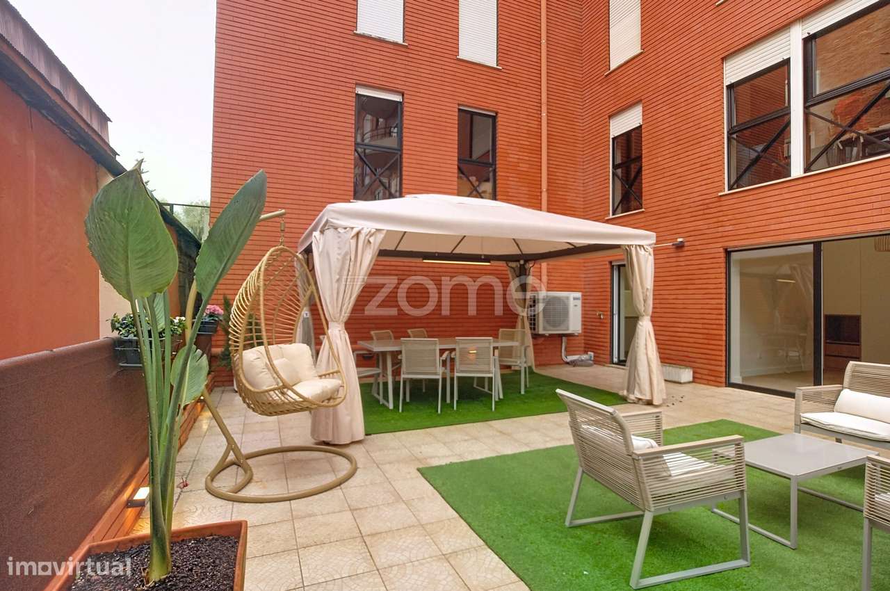 Apartamento T2 Premium com Terraço no Vale das Flores-0