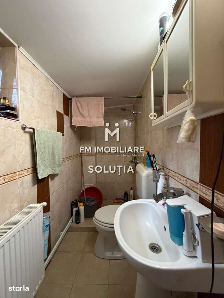 Casă de  vânzare cu vedere panoramică-11