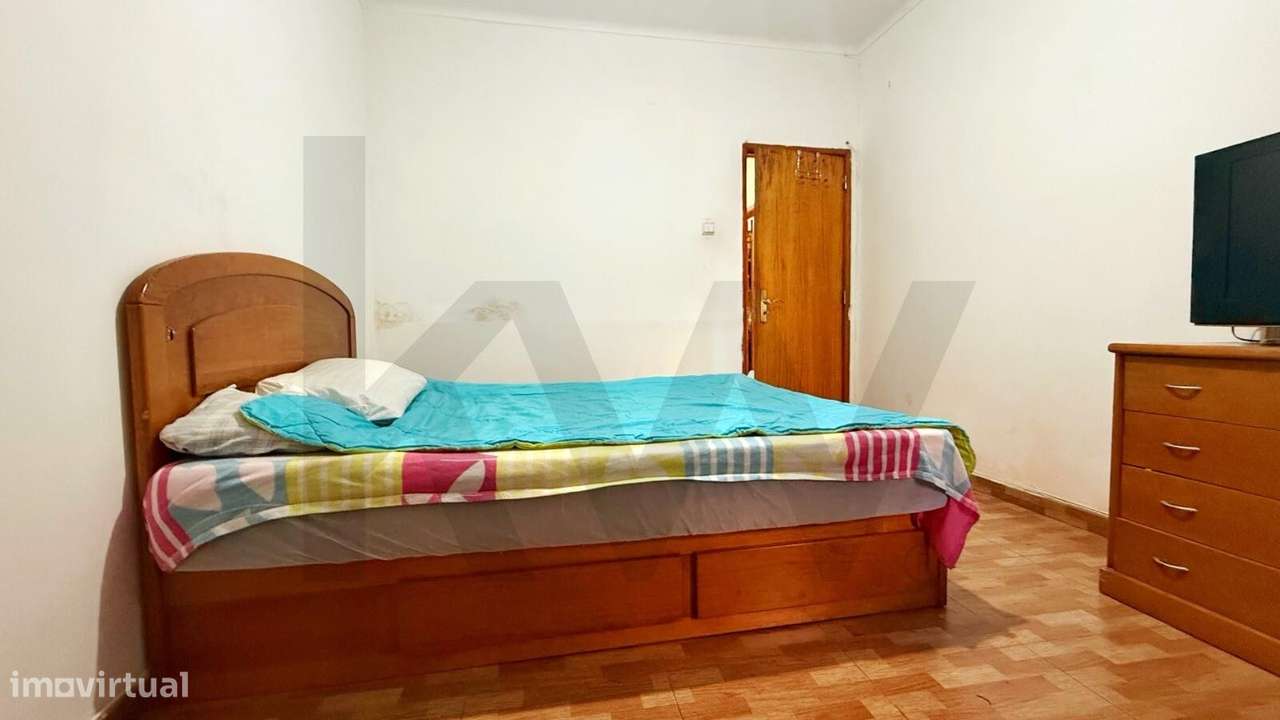 Apartamento T3 no R/C com Logradouro – Alto do Seixalinho, Barreiro-11