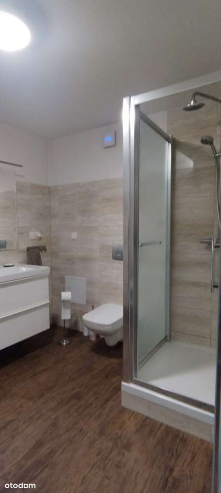 Przestronny z zadbanymi wnętrzami + zabudowania-6