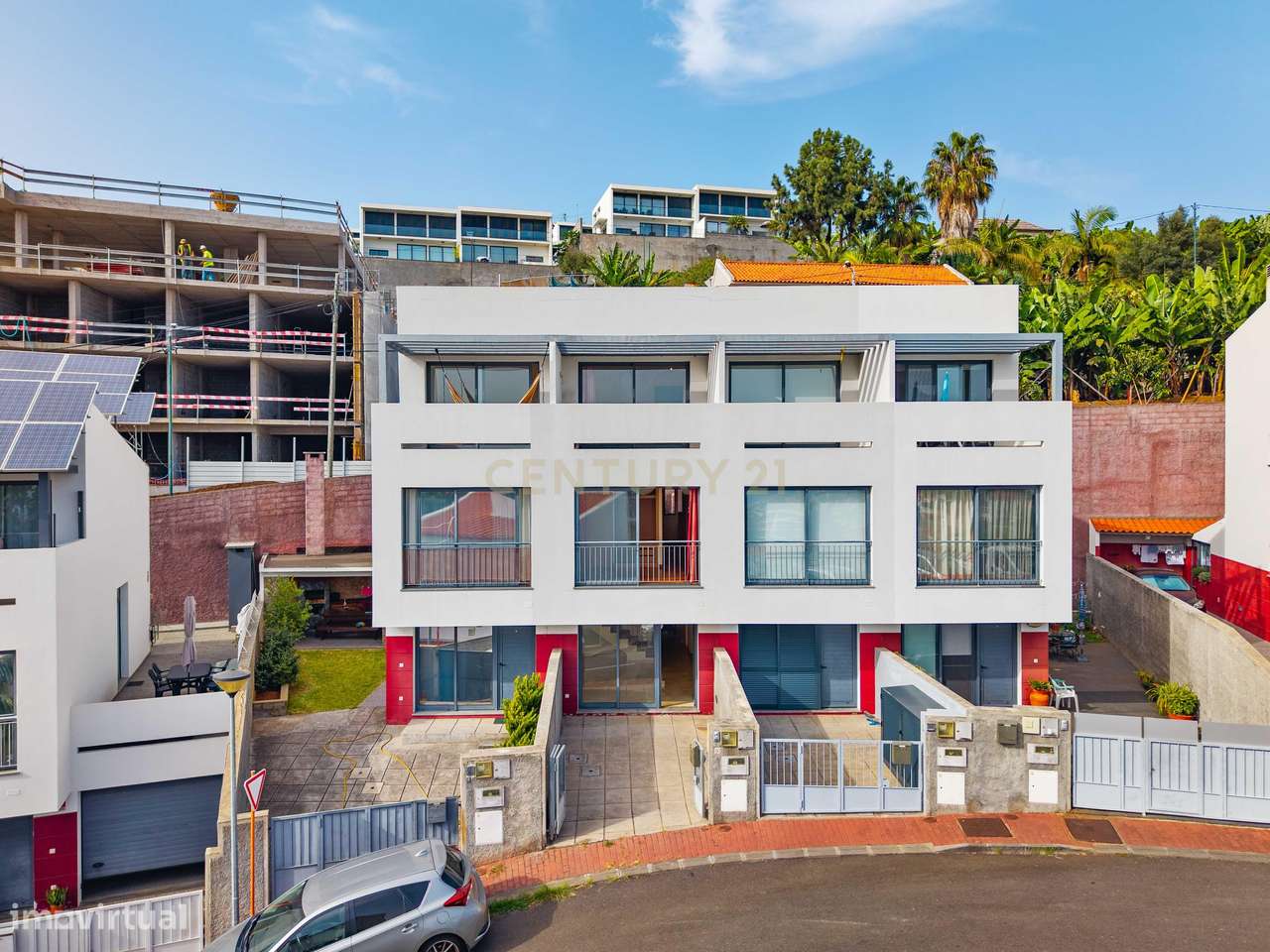 Moradia T2+1 com Terraço e Vista em Câmara de Lobos - Grande imagem: 3/38