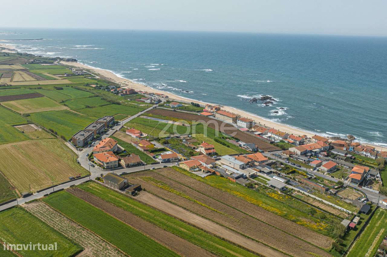 Lote para construção junto à praia, Vila Chã - Grande imagem: 5/25