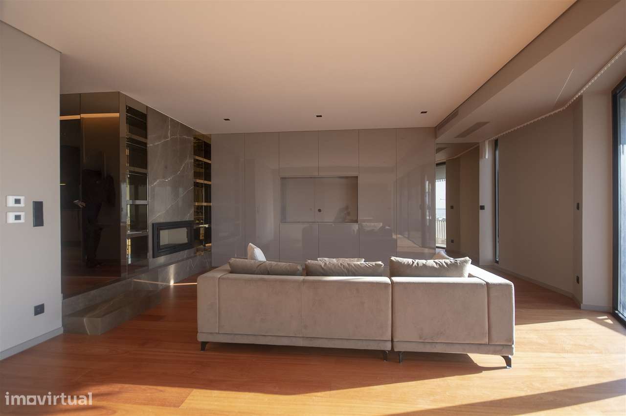 T3 c/ varanda p/ o mar na Av. Brasil na Foz do Douro - Grande imagem: 5/36