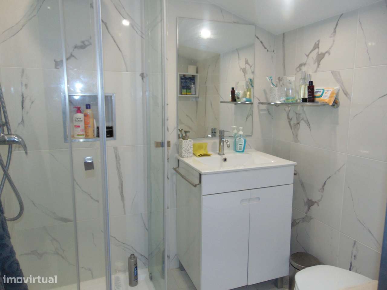 Apartamento T2 Renovado em Mem Martins-25