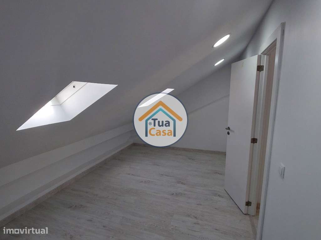 Moradia T9 Remodelada na Ajuda c/ Rendimento 3750€ - Grande imagem: 2/44