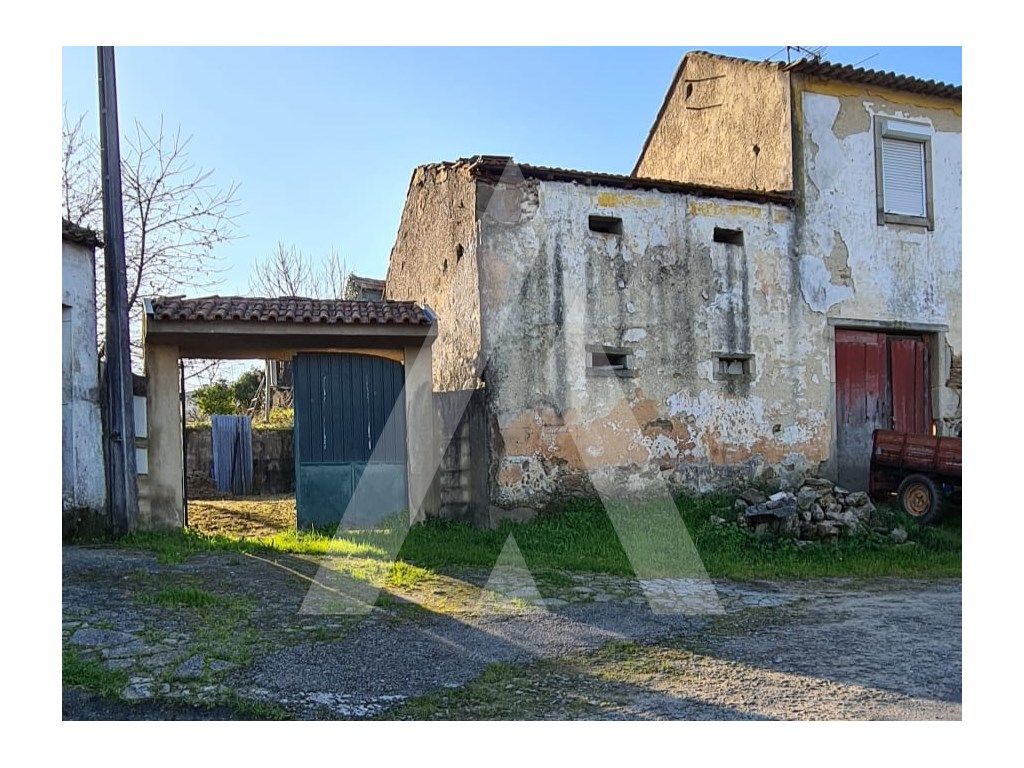 Terreno em Vila de Cucujães