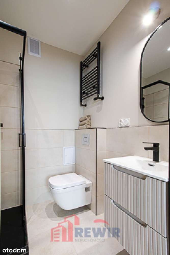 Kawalerka z dużym balkonem na 10 piętrze-5