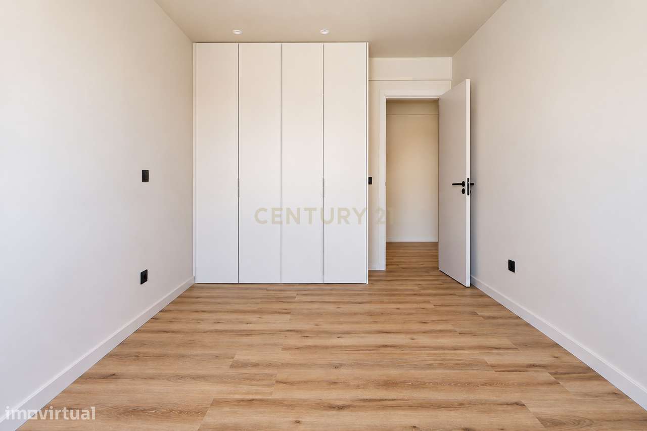 Espectacular Apartamento T3, totalmente remodelado, no centro do Monti-28