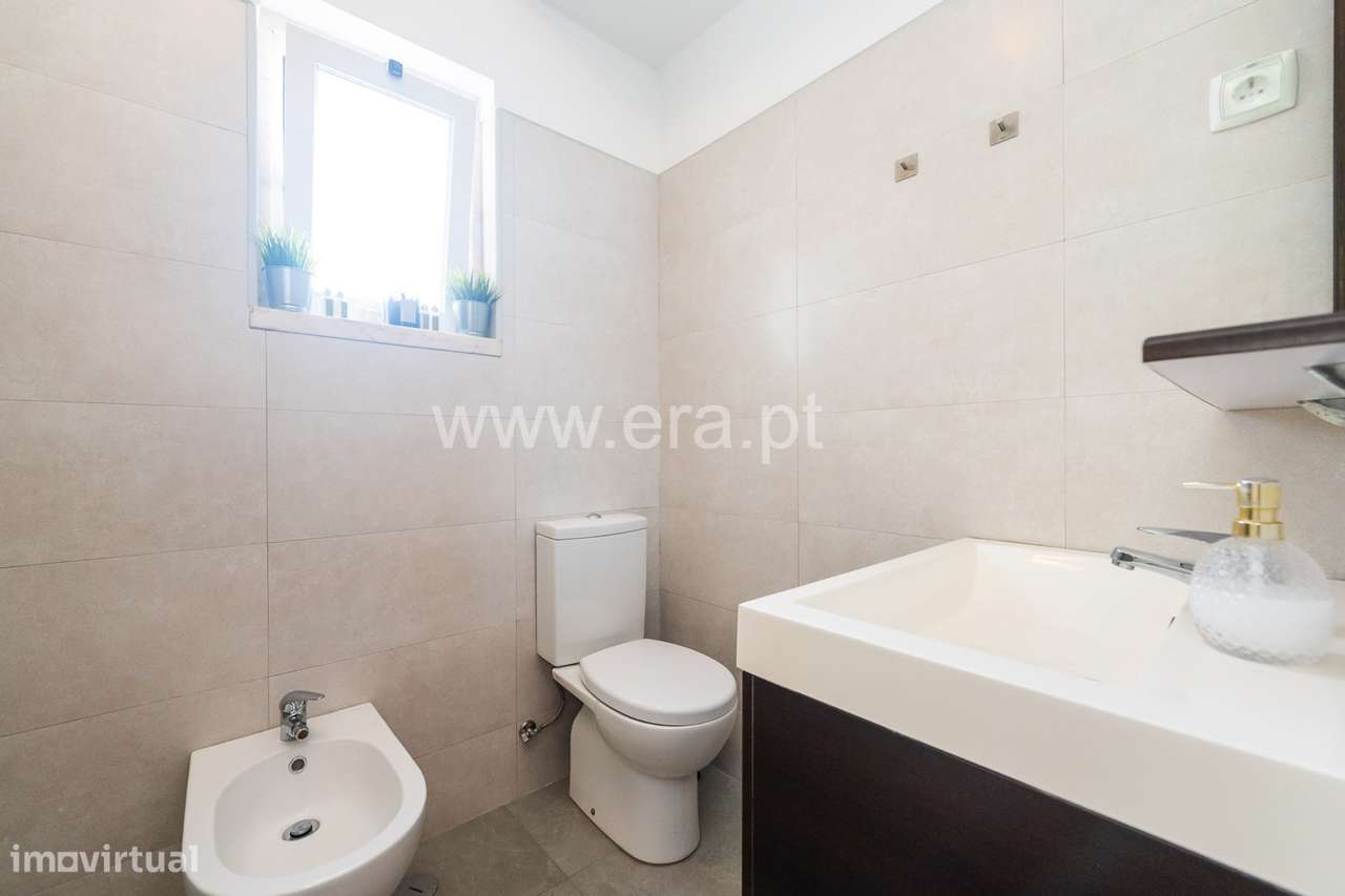 Apartamento T2 com 77 m perto do Metro-26