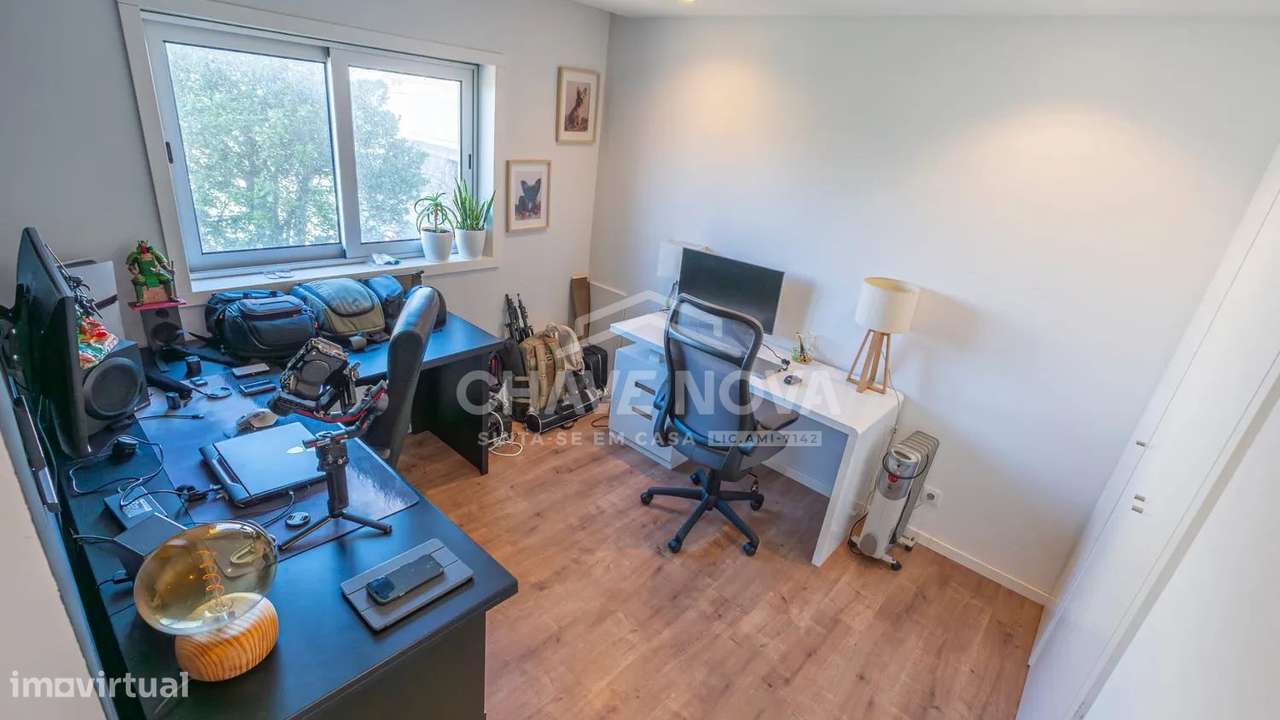 Apartamento T3 Remodelado com Garagem Box e Terreno para Cultivo-19