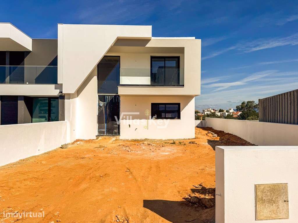 Moradia geminada com 4 quartos e piscina em Alvor - Grande imagem: 4/21