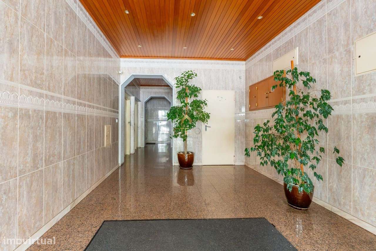 Apartamento T3 com Vista Rio em Póvoa de Santa Iria-26