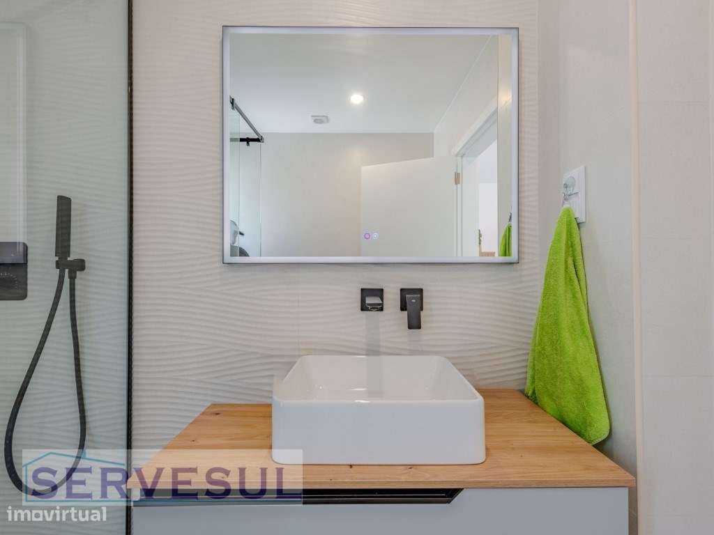 Moradia Moderna Geminada composta por 4 quartos e piscina privada, ...-17
